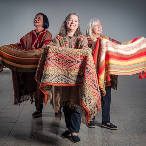 Prendas en telar nativo