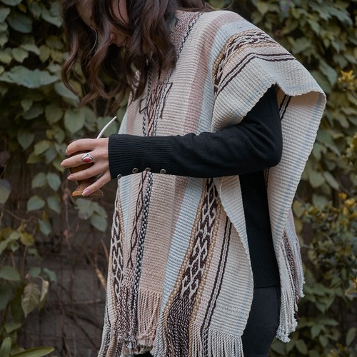 Prendas en telar nativo