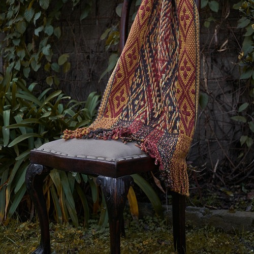 Prendas en telar nativo