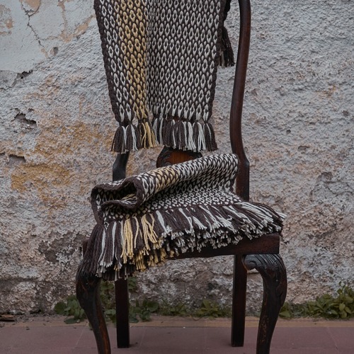 Prendas en telar nativo