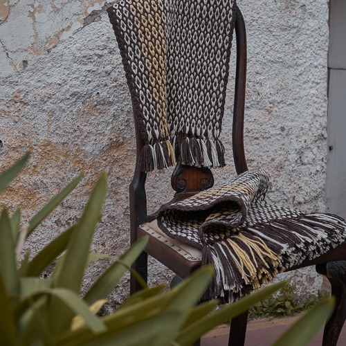 Mantas en telar nativo