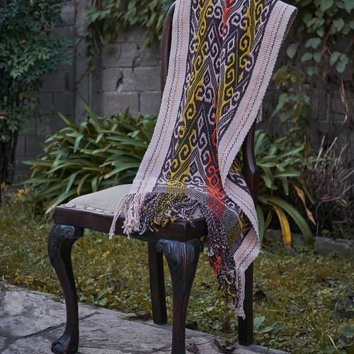 Prendas en telar nativo